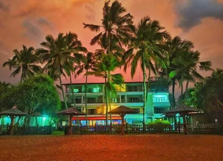 Blue Beach Hotel Wadduwa Exterior foto
